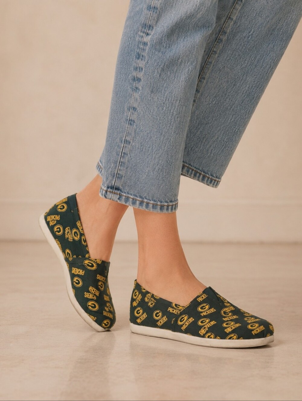 Green Bay Packers Logo Slip-On Shoes - Green & Gold Canvas Womens Small Casual
